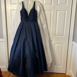 Hidden front pockets sequin blue sewn in bra padding size 14